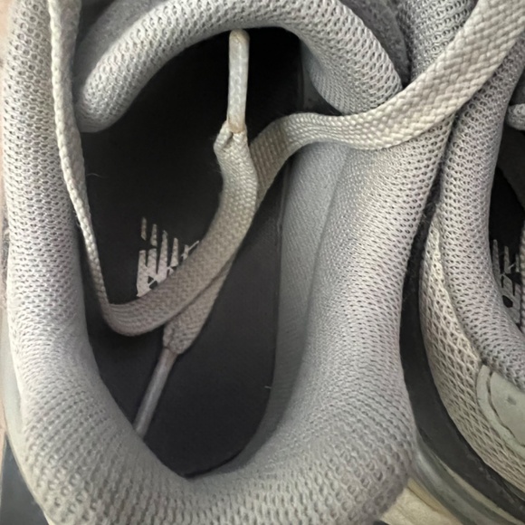 New Balance Kids 9060 Grey/Grey Size 13C - Picture 11 of 16